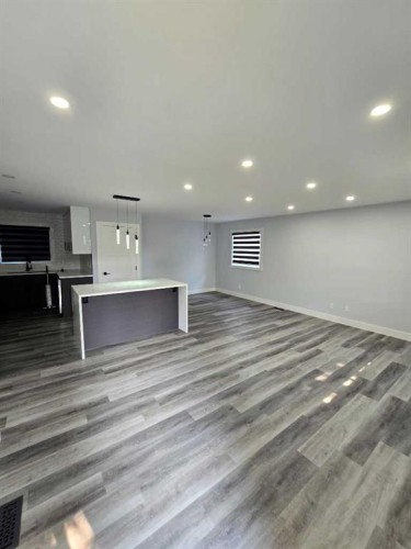 327 Rundleview Drive Ne, Calgary, AB - Indoor