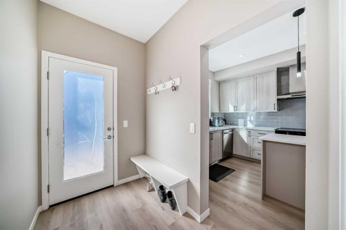 455 Tekarra Drive Nw, Calgary, AB - Indoor Photo Showing Kitchen