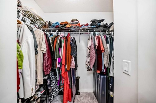 455 Tekarra Drive Nw, Calgary, AB - Indoor With Storage
