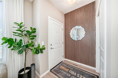 455 Tekarra Drive Nw, Calgary, AB - Indoor Photo Showing Other Room