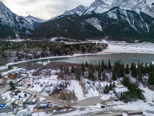 11 Loder Mountain Drive, Exshaw, AB 