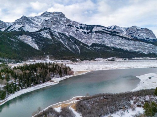 11 Loder Mountain Drive, Exshaw, AB 