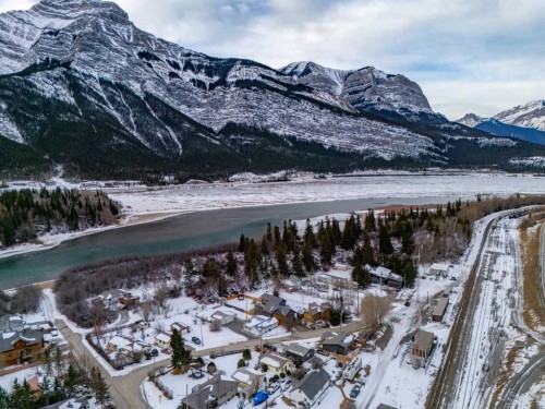 11 Loder Mountain Drive, Exshaw, AB 