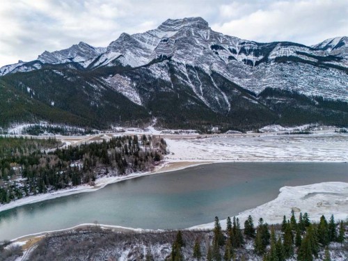 11 Loder Mountain Drive, Exshaw, AB 