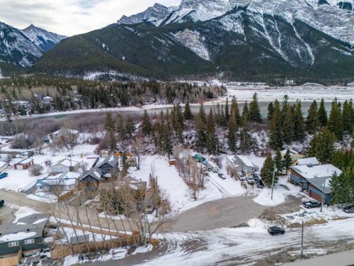 11 Loder Mountain Drive, Exshaw, AB 