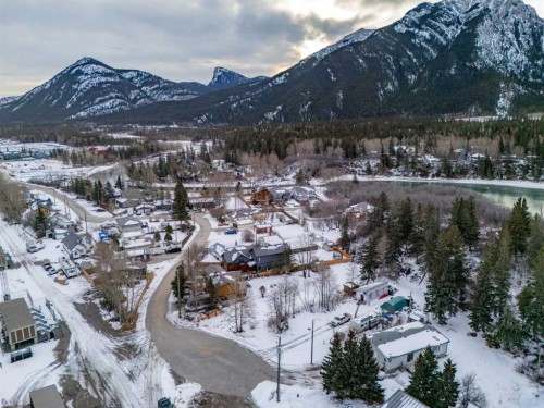 11 Loder Mountain Drive, Exshaw, AB 