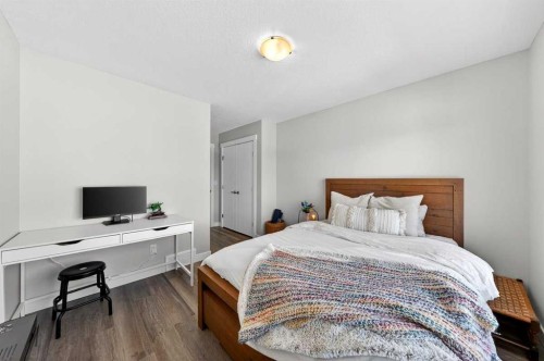 23 Willow Park Point, Cochrane, AB - Indoor Photo Showing Bedroom