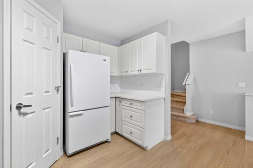 11 Chaparral Ridge Terrace Se, Calgary, AB - Indoor Photo Showing Kitchen