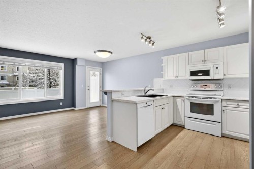 11 Chaparral Ridge Terrace Se, Calgary, AB - Indoor Photo Showing Kitchen