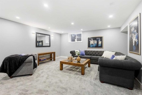 723 Willamette Drive Se, Calgary, AB - Indoor