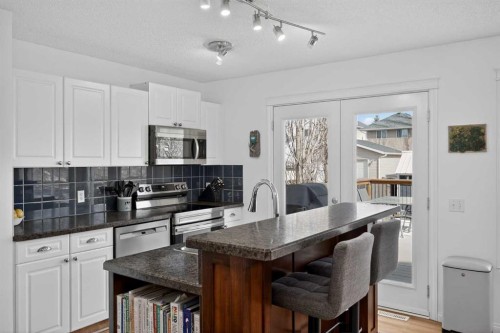 54 Tuscany Valley Rise Nw, Calgary, AB - Indoor Photo Showing Kitchen