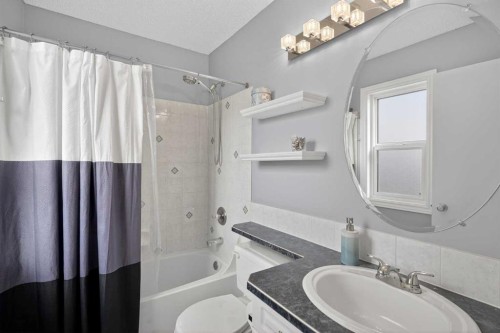54 Tuscany Valley Rise Nw, Calgary, AB - Indoor Photo Showing Bathroom