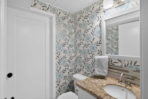 54 Tuscany Valley Rise Nw, Calgary, AB - Indoor Photo Showing Bathroom