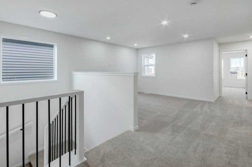 370 Corner Glen Way Ne, Calgary, AB - Indoor Photo Showing Other Room