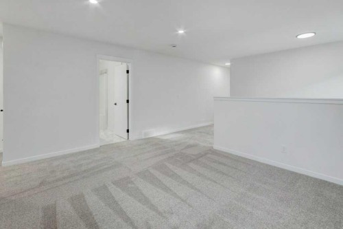 370 Corner Glen Way Ne, Calgary, AB - Indoor Photo Showing Other Room
