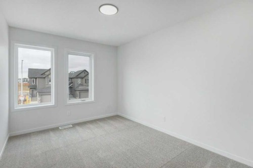 370 Corner Glen Way Ne, Calgary, AB - Indoor Photo Showing Other Room
