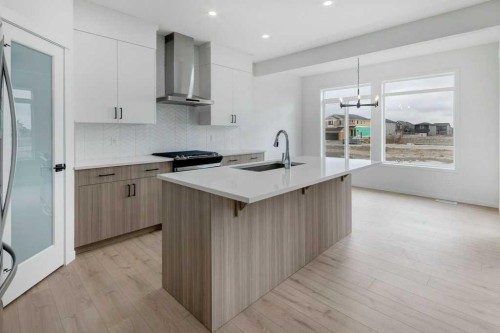 370 Corner Glen Way Ne, Calgary, AB - Indoor Photo Showing Kitchen With Upgraded Kitchen