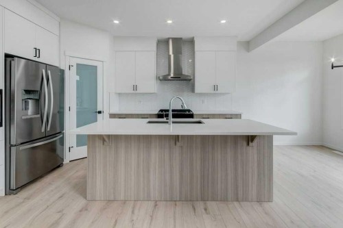 370 Corner Glen Way Ne, Calgary, AB - Indoor Photo Showing Kitchen With Upgraded Kitchen