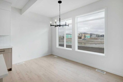 370 Corner Glen Way Ne, Calgary, AB - Indoor Photo Showing Other Room