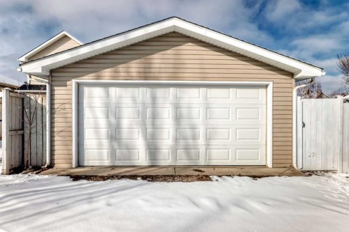 67 Bridleglen Manor Sw, Calgary, AB - Outdoor