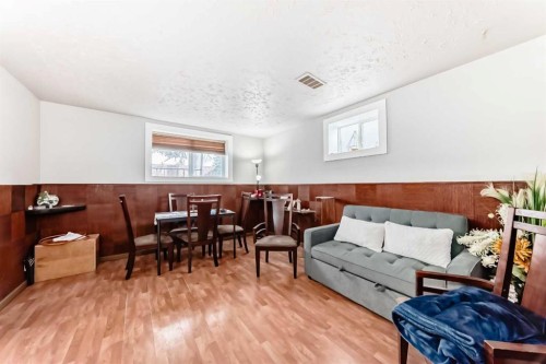 2517 36 Street Se, Calgary, AB - Indoor
