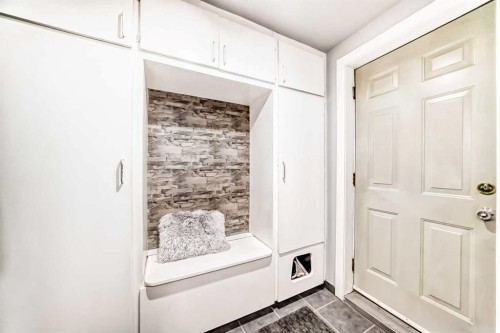2517 36 Street Se, Calgary, AB - Indoor Photo Showing Other Room