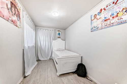 2517 36 Street Se, Calgary, AB - Indoor
