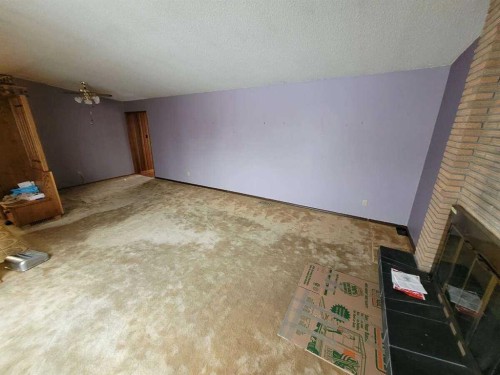 15 Glenview Drive Sw, Calgary, AB - Indoor Photo Showing Other Room