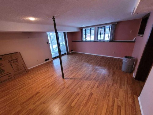 15 Glenview Drive Sw, Calgary, AB - Indoor Photo Showing Other Room
