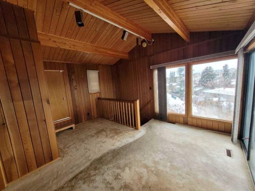15 Glenview Drive Sw, Calgary, AB - Indoor Photo Showing Other Room