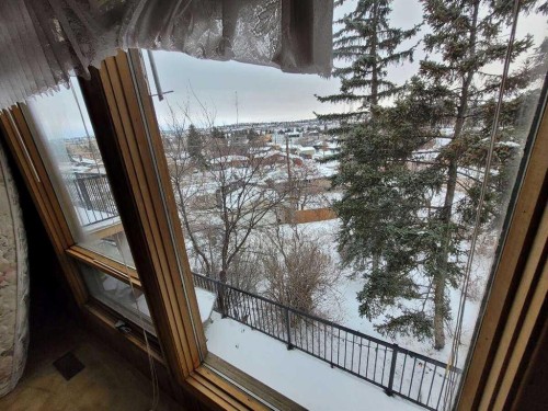 15 Glenview Drive Sw, Calgary, AB - Indoor Photo Showing Other Room