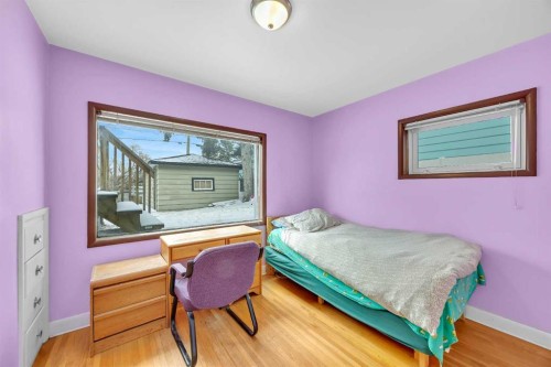 2472 Capitol Hill Crescent Nw, Calgary, AB - Indoor Photo Showing Bedroom
