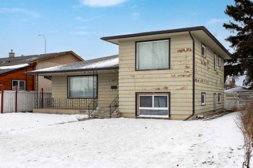 2472 Capitol Hill Crescent Nw, Calgary, AB - Outdoor