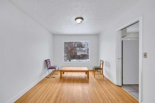 2472 Capitol Hill Crescent Nw, Calgary, AB - Indoor Photo Showing Other Room