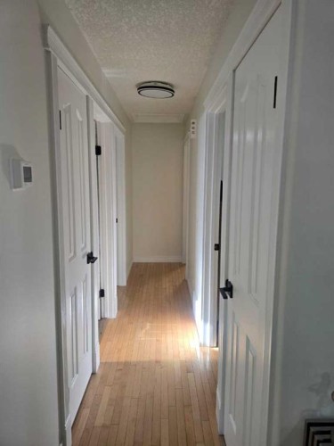 3503 48 Street Ne, Calgary, AB - Indoor Photo Showing Other Room