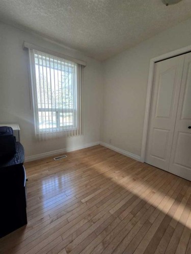 3503 48 Street Ne, Calgary, AB - Indoor Photo Showing Other Room