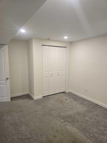 3503 48 Street Ne, Calgary, AB - Indoor