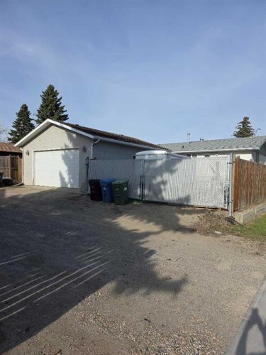 3503 48 Street Ne, Calgary, AB - Outdoor