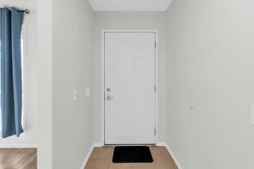 10 Radcliffe Crescent Se, Calgary, AB - Indoor Photo Showing Other Room