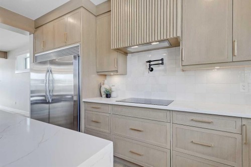 49 Rockhaven Green Nw, Calgary, AB - Indoor Photo Showing Kitchen With Upgraded Kitchen