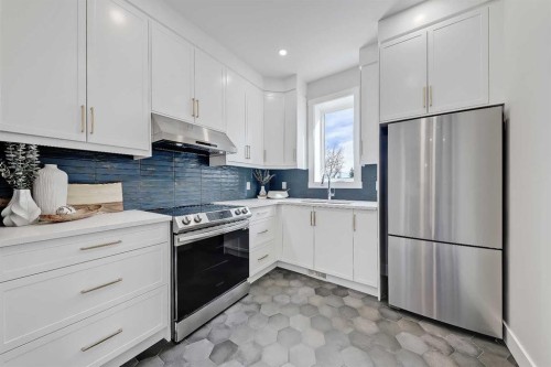 49 Rockhaven Green Nw, Calgary, AB - Indoor Photo Showing Kitchen