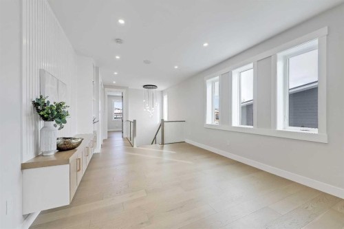 49 Rockhaven Green Nw, Calgary, AB - Indoor Photo Showing Other Room