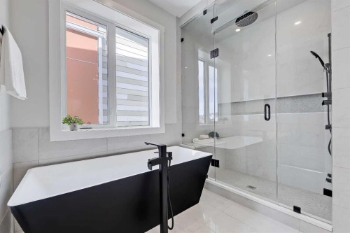 49 Rockhaven Green Nw, Calgary, AB - Indoor Photo Showing Bathroom