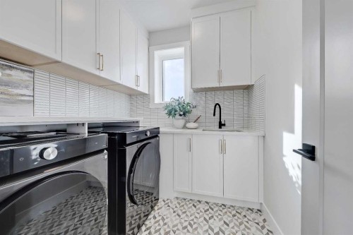 49 Rockhaven Green Nw, Calgary, AB - Indoor Photo Showing Laundry Room