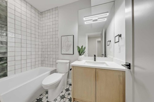 49 Rockhaven Green Nw, Calgary, AB - Indoor Photo Showing Bathroom