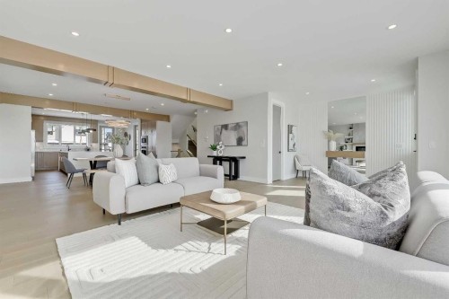 49 Rockhaven Green Nw, Calgary, AB - Indoor Photo Showing Living Room