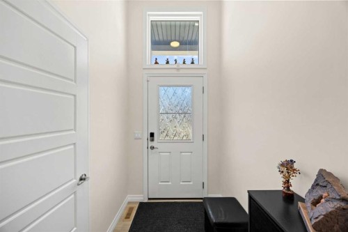 6 Corner Glen Common Ne, Calgary, AB - Indoor Photo Showing Other Room