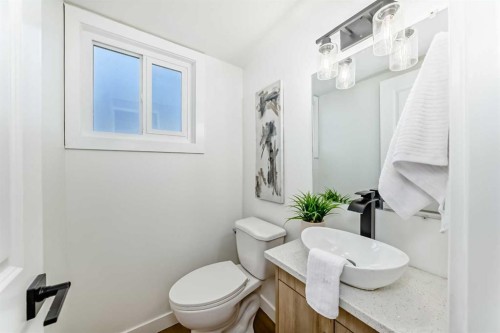 200 Falworth Way Ne, Calgary, AB - Indoor Photo Showing Bathroom