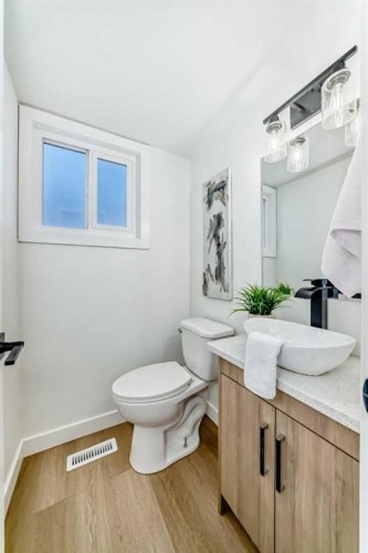200 Falworth Way Ne, Calgary, AB - Indoor Photo Showing Bathroom