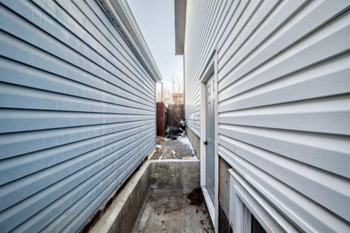 200 Falworth Way Ne, Calgary, AB - Outdoor